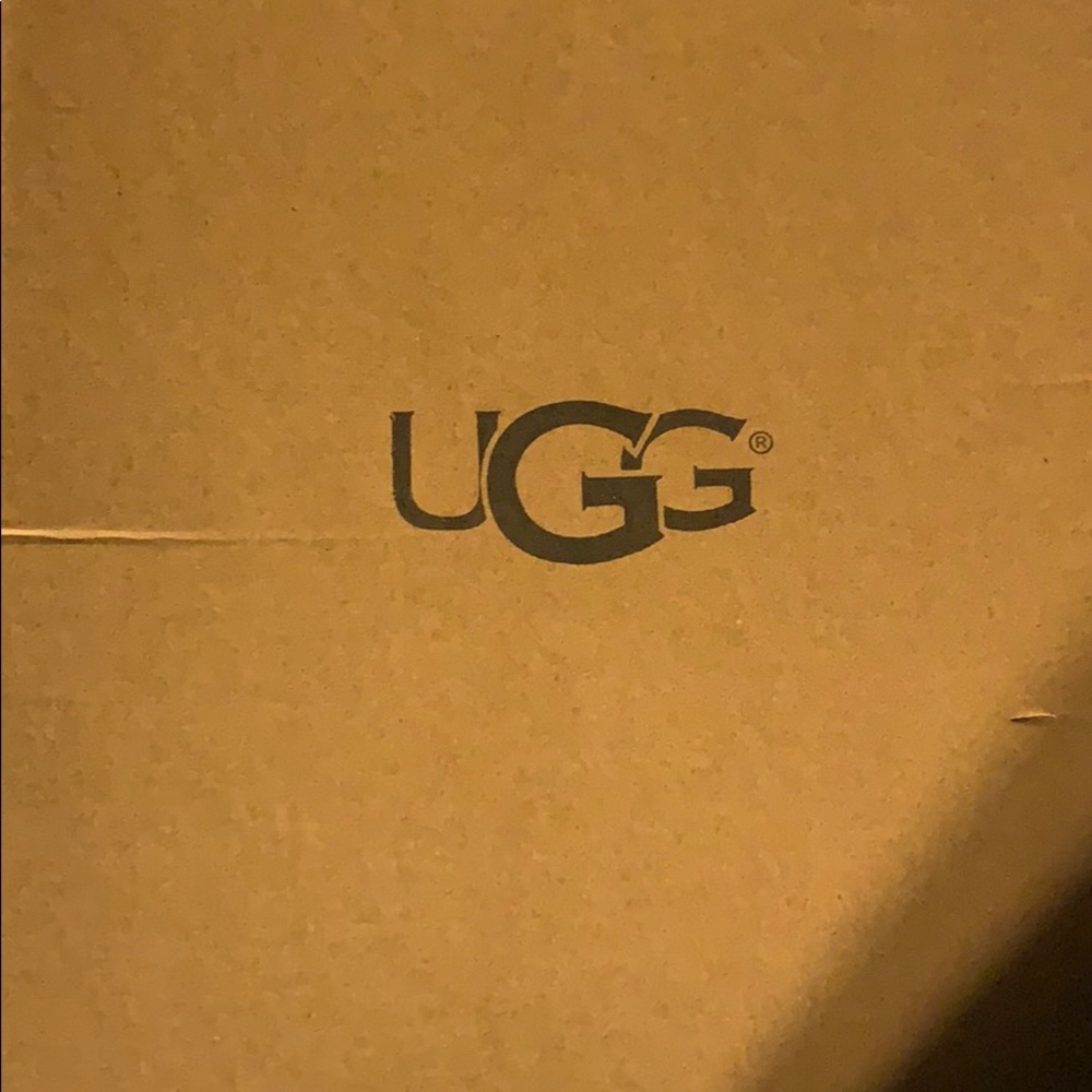 UGGS - Picture 1 of 3